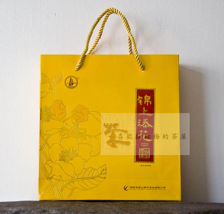 Collection gold flowers pressed yellow tea : 10 famous tea lake Nanspecialty products junshan silver needle add 500 grams of gift box
