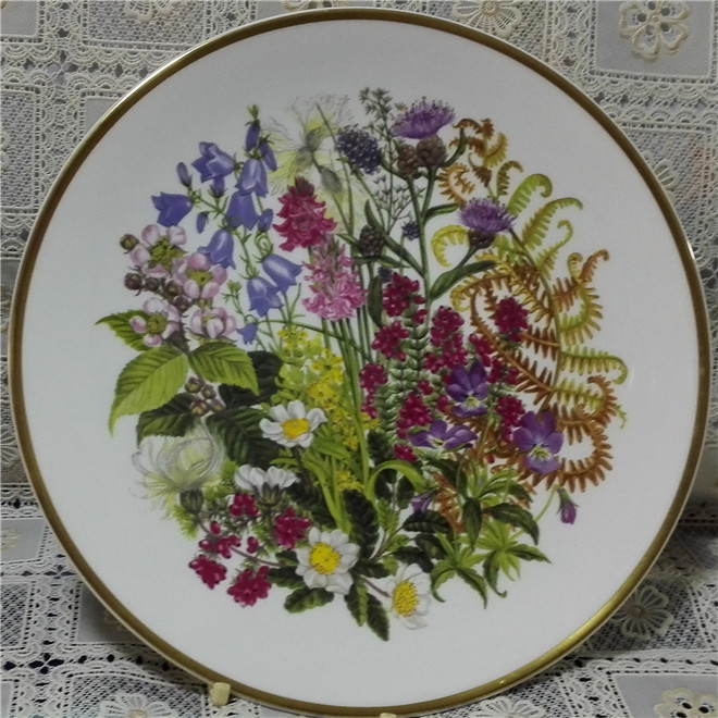 British Caverswall Alpine and wilderness wildflowers Limited Edition Collection Disk