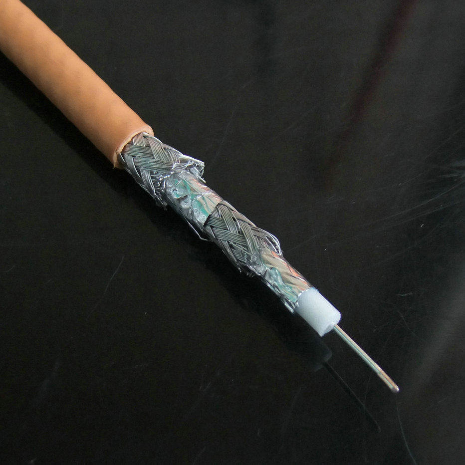 Belden Advanced 75 Ohm Digital Coaxial Signal Cable ES-59HEC-4C Silver Plated Core Red