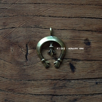 Indian key buckle retro key button handmade key ring hanging decoration amulet pendant brass key clasp ornament