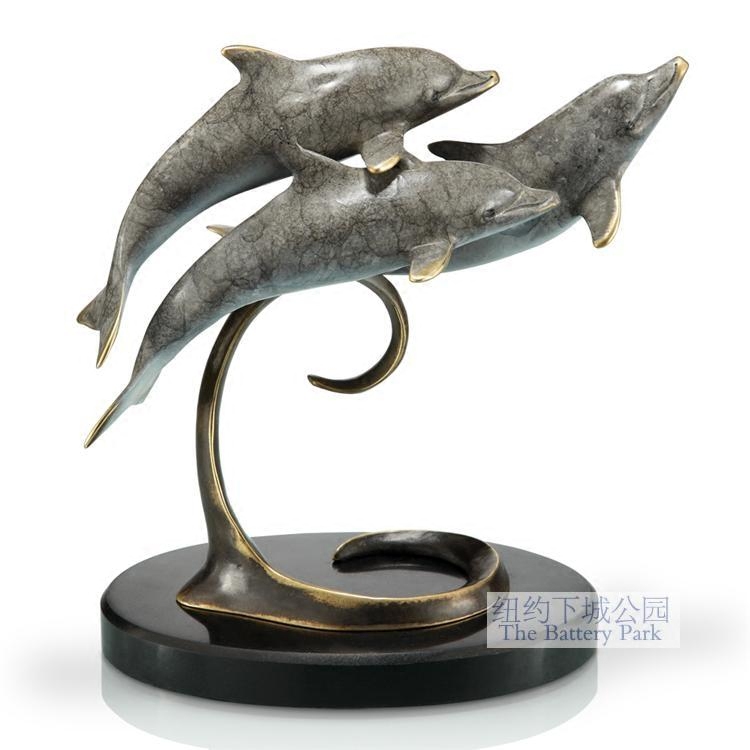 Lower New York Park imports a desktop art sculpture and furniture study of the sea blue sky