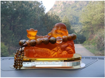 弥勒佛汽车摆件香水座式车载创意琉璃车内饰品男士高档佛保平安像