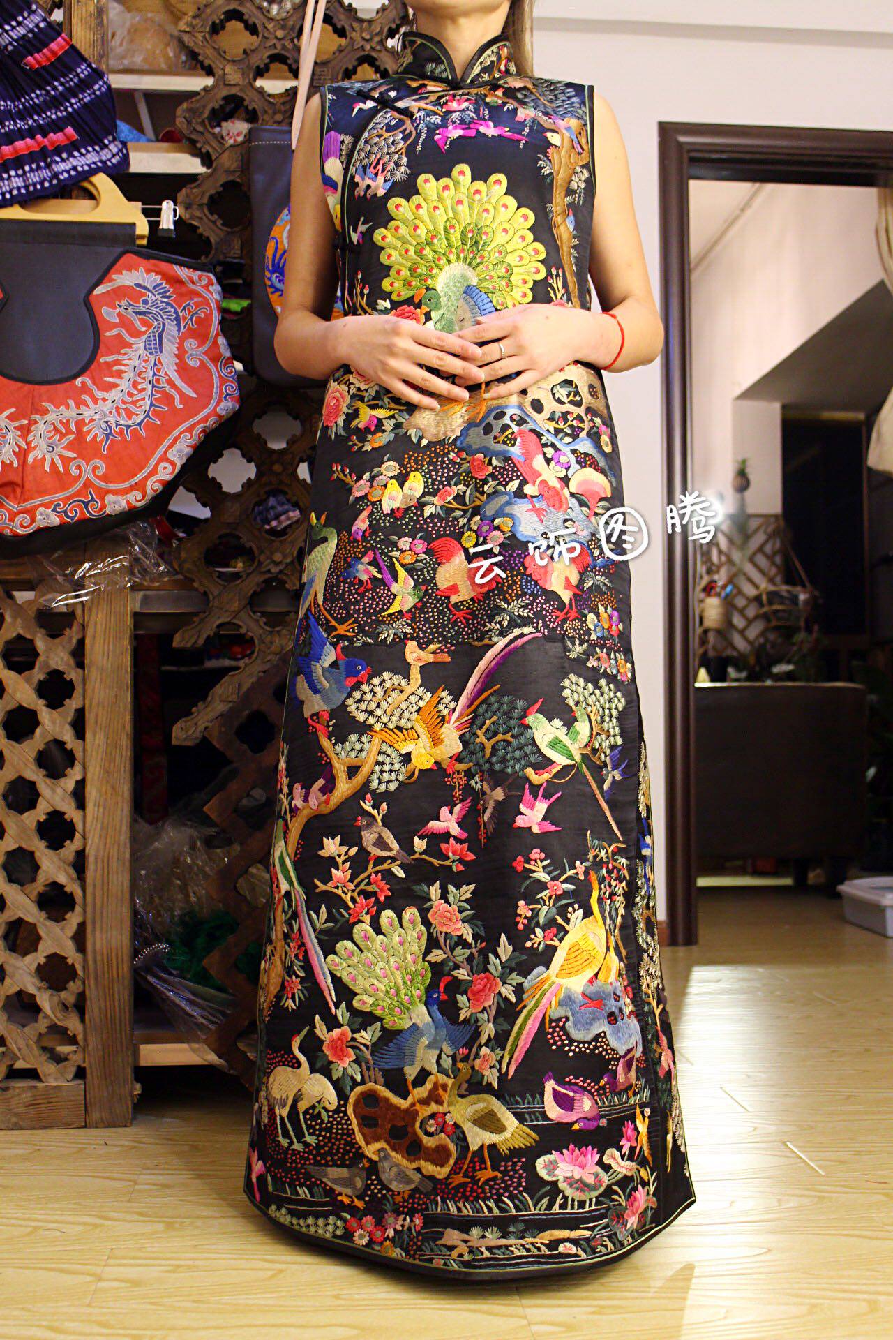 Cloud decoration totem original design women's robe Ethnic style hand embroidery double-sided embroidery Classic bird dynasty Phoenix dress