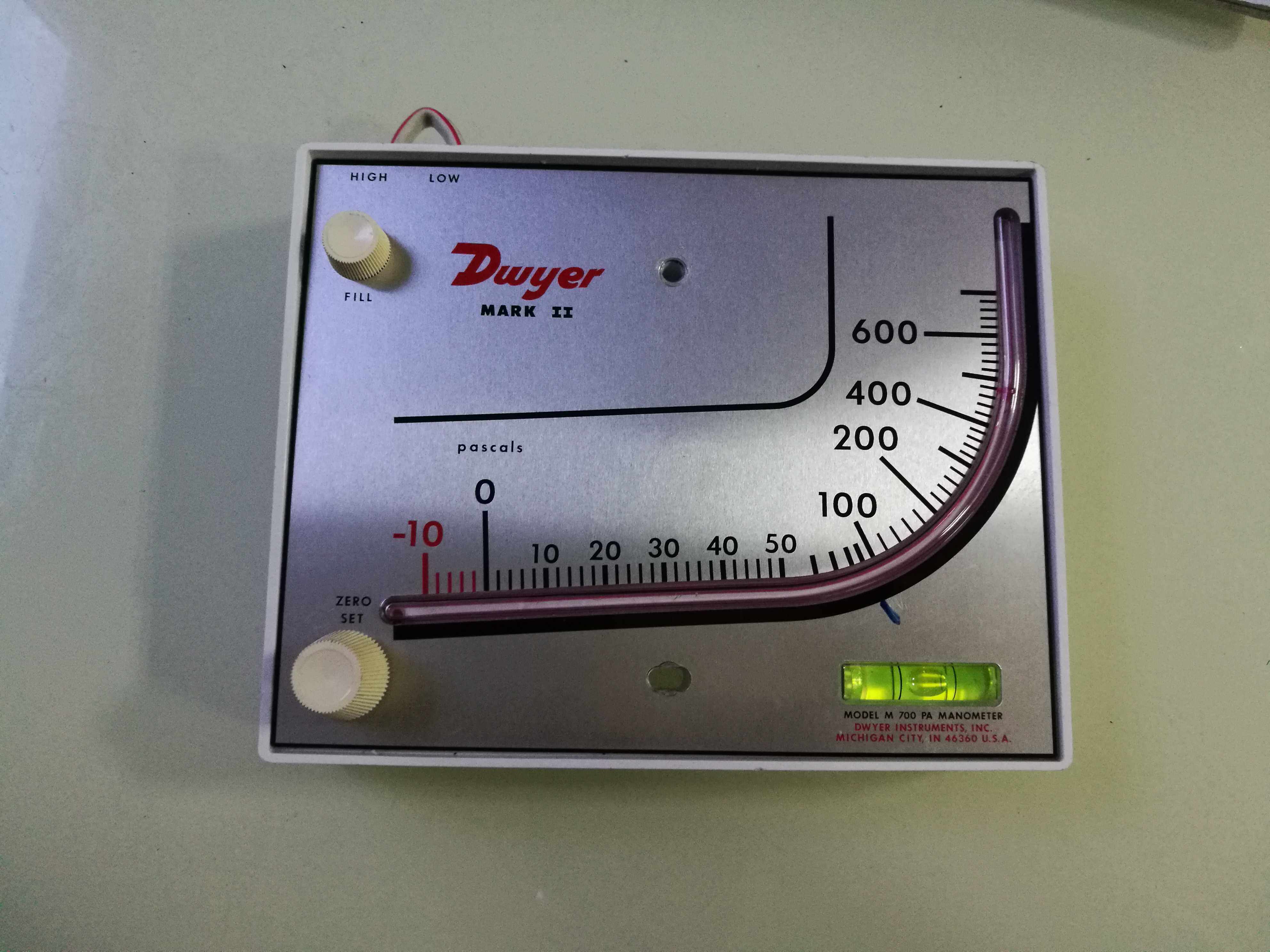 Dismantling Dwyer M700Pa Differential Pressure Gauge Red Oil Differential Pressure Gauge Physical Diagram Ninety percent new package is easy to use
