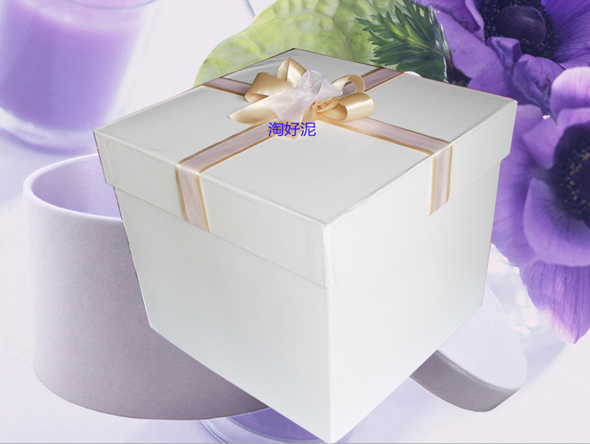 Square High Gear Gift Packaging Box Ultra Large Number 90 * 90 * 16m Wedding Celebration Gift Box Courseage one thousand Rose Boxes