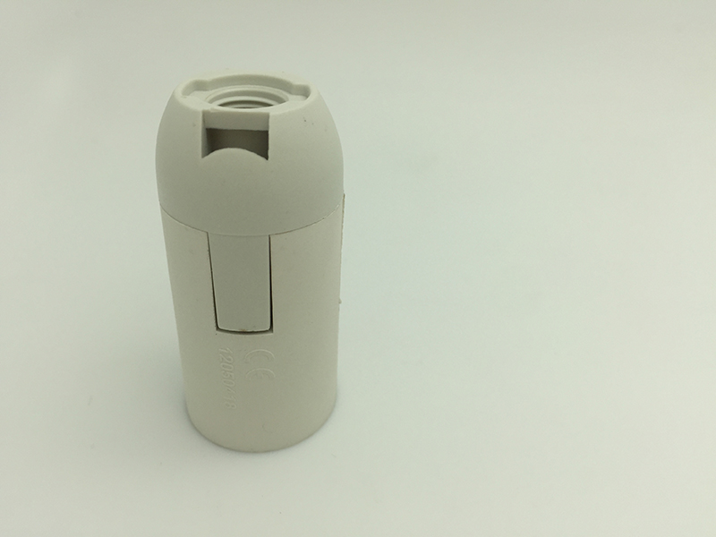 E14 white plastic light body CE certification lamp holder lamp candle holder chandelier head home bedroom small snail oral