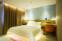  Liv Hotel (Kecun Subway Station Guangzhou Tower Branch)Liyue Big Bed Room