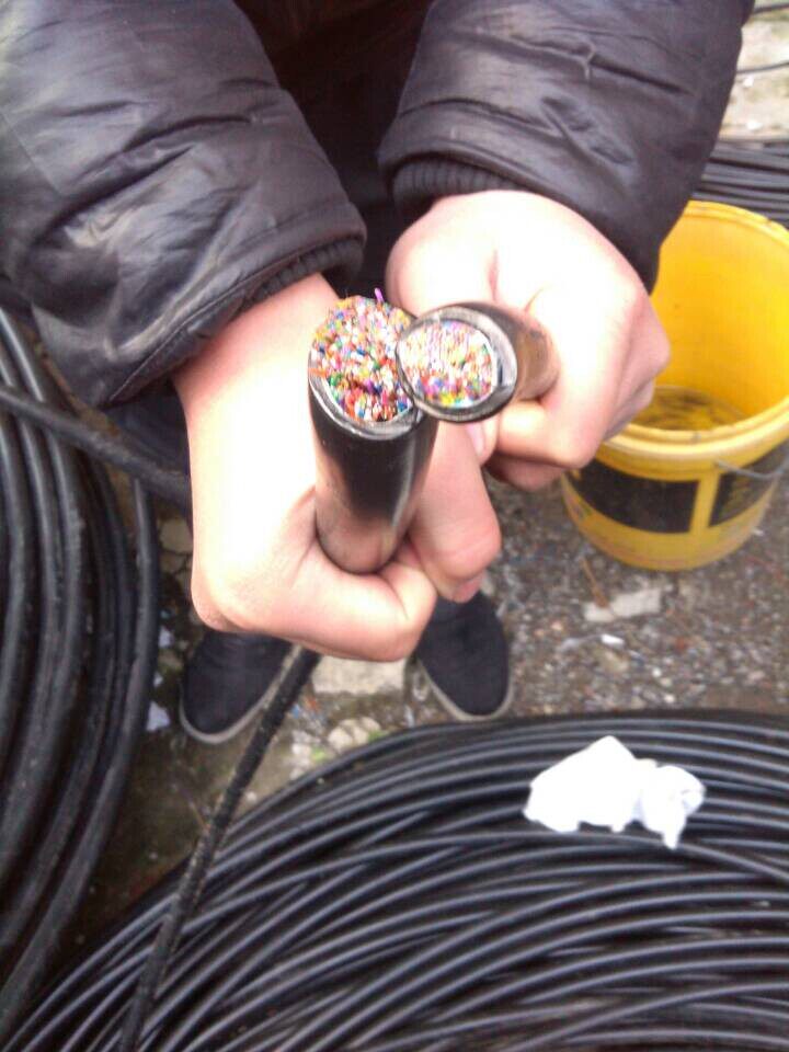 200 for the large logarithmic cable HYA 200 * 2 * 0 4200 for the communication cable telecommunications