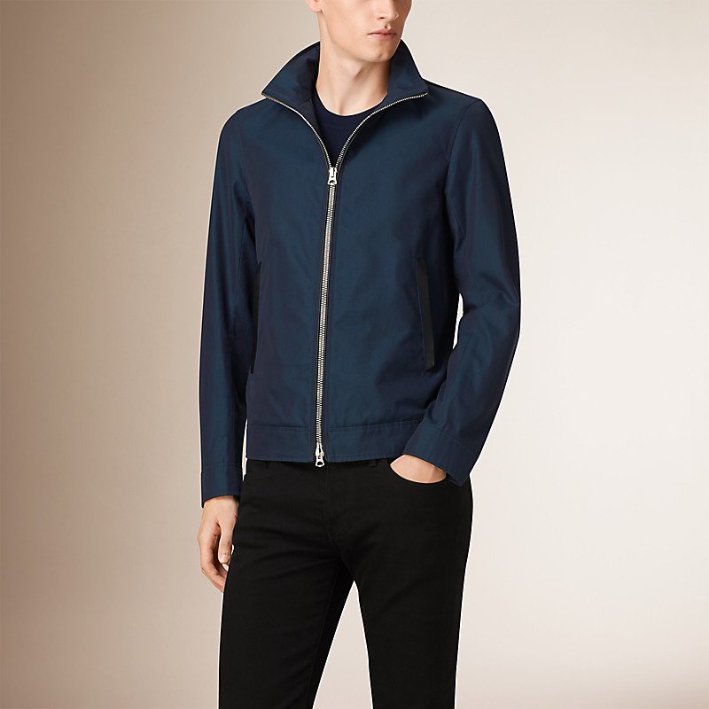 BURBERRY/博柏利便携式连帽棉质嘎巴甸短外套  39996111