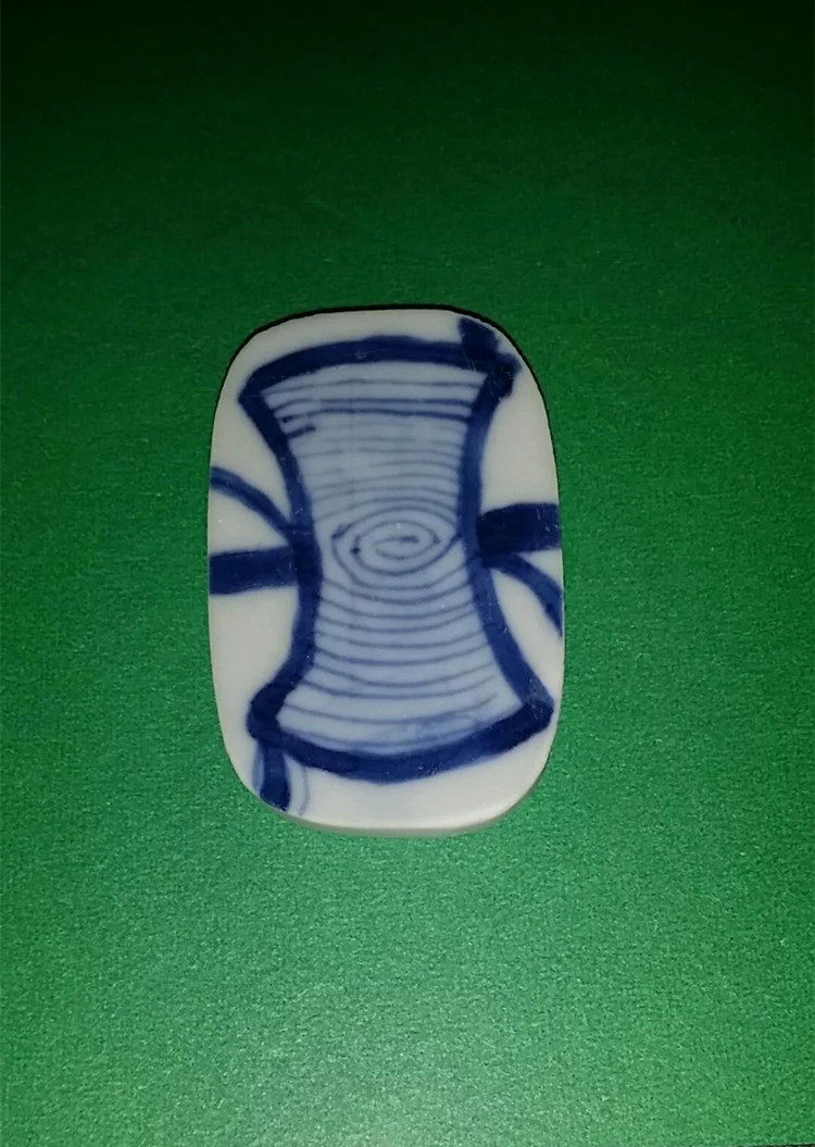 Trophy white glaze bright hair Qing Dynasty ceramic lace necklace antique antique bag old fidelity