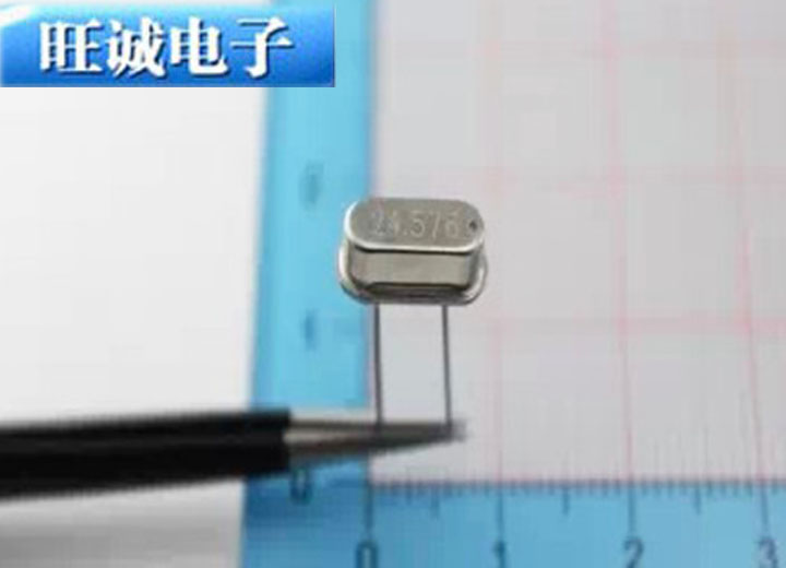 New product electronic components crystal 24576M 49S Type passive crystal Zhenwang Cheng Electronic 10 only