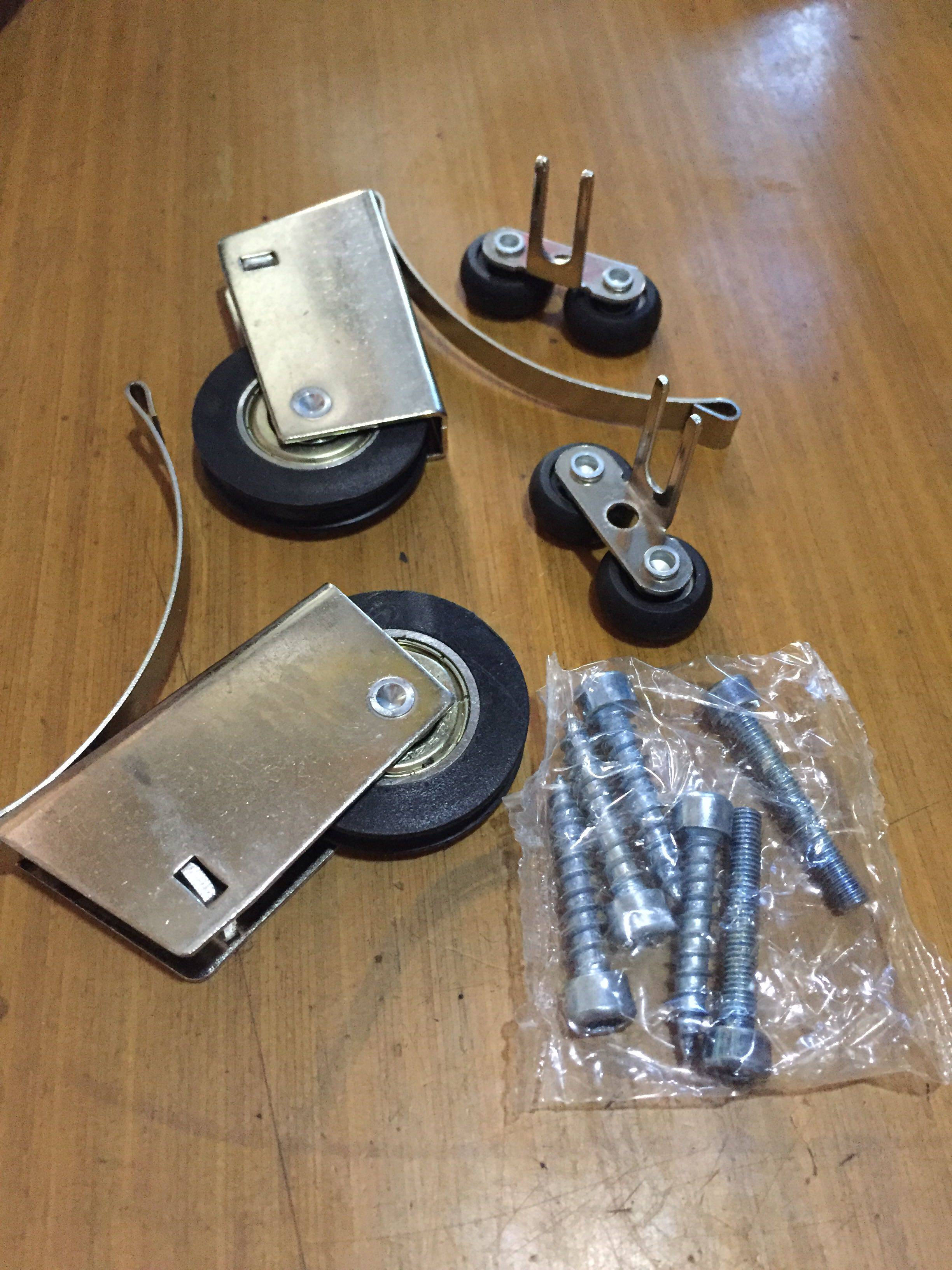 Mute sliding door pulley shifting door pulley large shaft full steel bearing