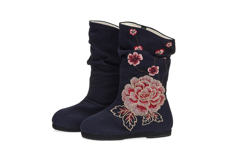 Spring and autumn old Beijing cloth shoes, inner heightened high boots, ethnic style single boots, embroidered shoes, ethnic style cloth boots