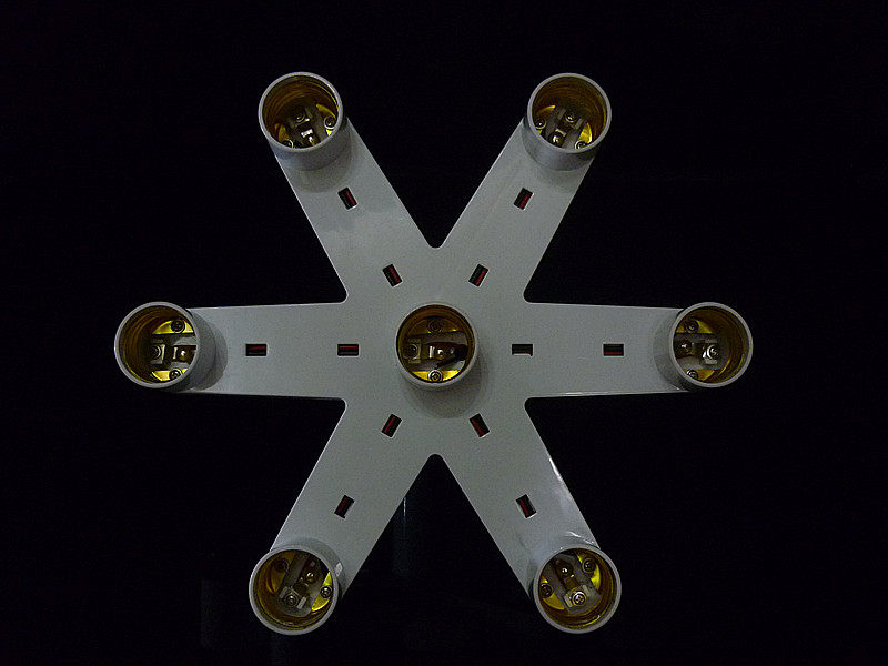 One drag seven lamp holder E27 chandelier ceiling lamp headlamp holder one point seven multi-head screw lamp holder LED one change seven lamp holder