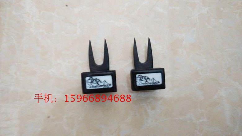 Thrush indigo chin red seed embroidered eye fruit fork Mahogany ebony inlaid shell fruit plug bird cage fruit fork Single price