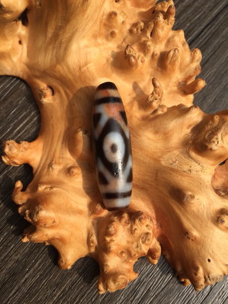 Tibetan Tianzhu natural cinnabar genuine to pure raw ore shale 369 eyes Tiger teeth three eyes Tianye Tianzhu