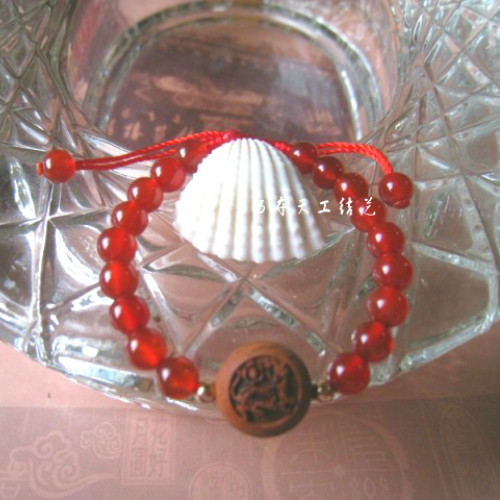 Baby, adult, baby, evil, red rope, hand chain, anklet, pig, bone, peach, core, red Agate, Year of Life, hand rope
