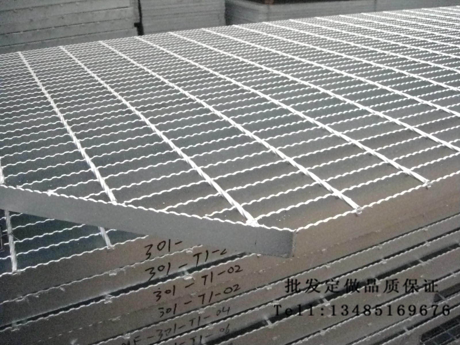 Factory direct hot dip galvanized steel grating Trench cover Steel grille Car washing grille Stepping plate Stair steel grille plate