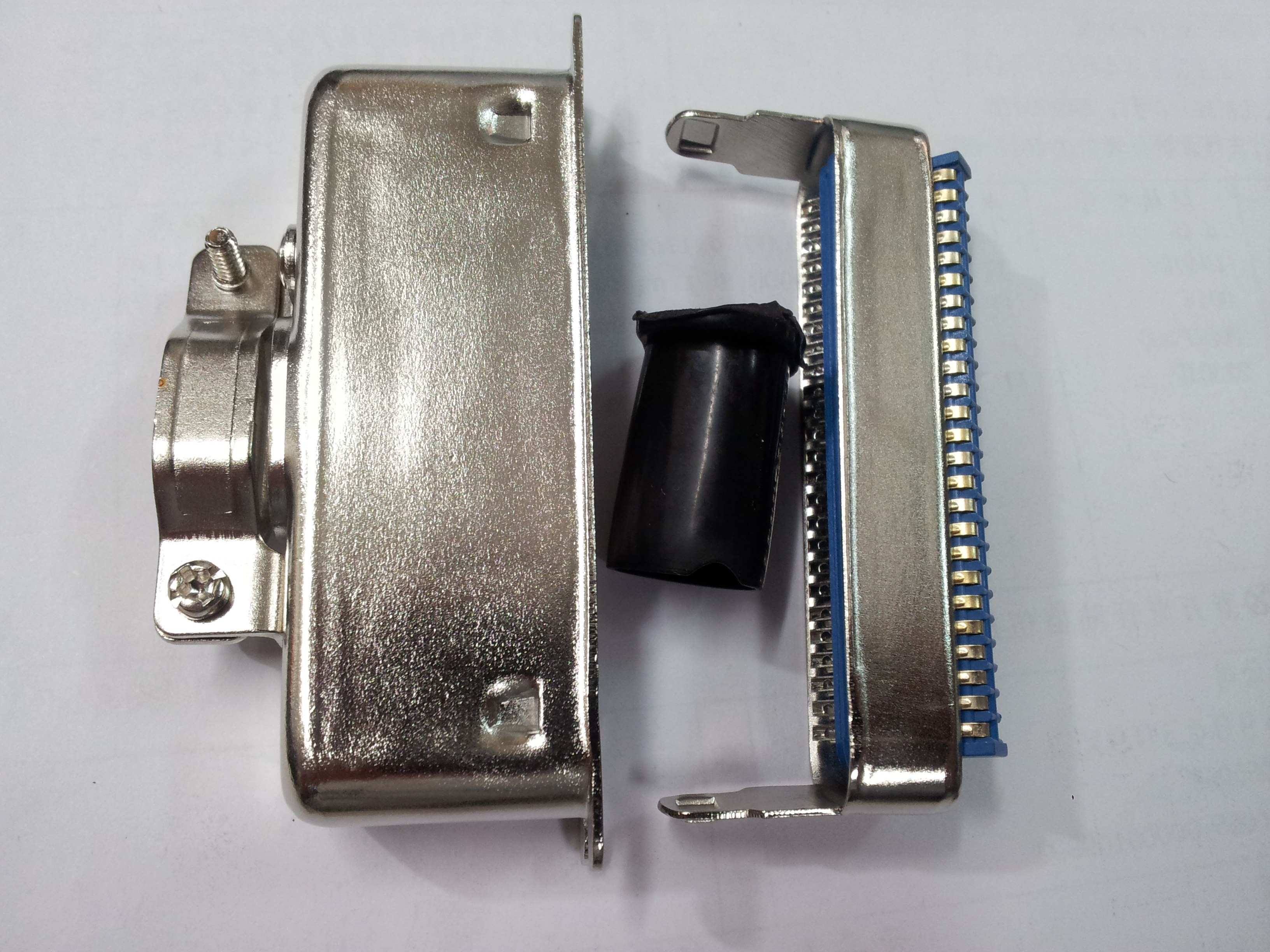 57 57 Series 30500 Inform Machine Interface male head with shell 50p groove connector
