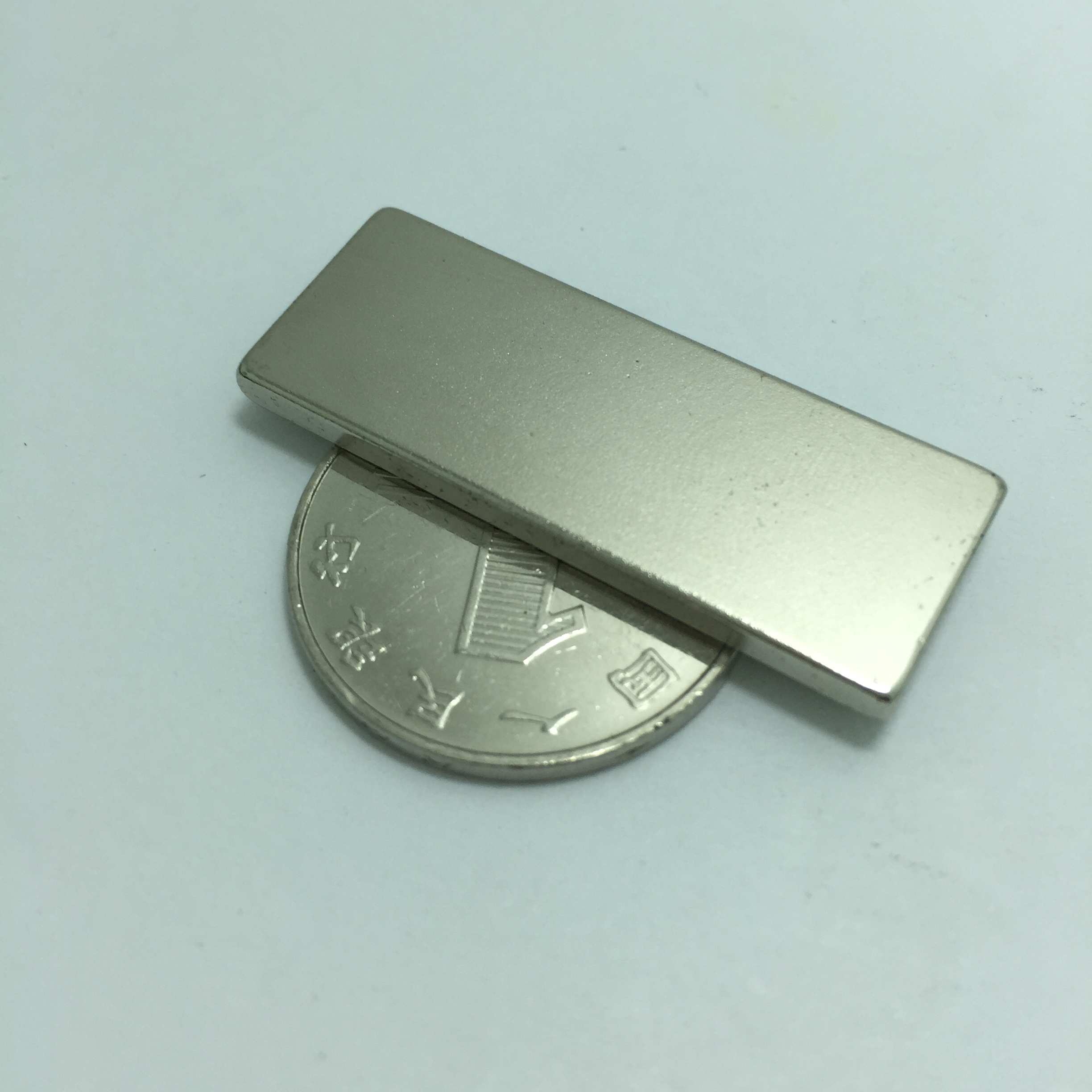 Rare earth permanent magnet king NdFeB powerful magnet super strong magnet rectangular magnetic steel 40*15*3MM iron magnet