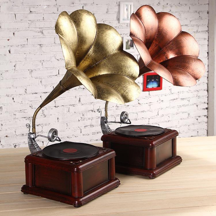 Vintage vintage vinyl record player Home soft decoration photography props Big horn gramophone model ornaments