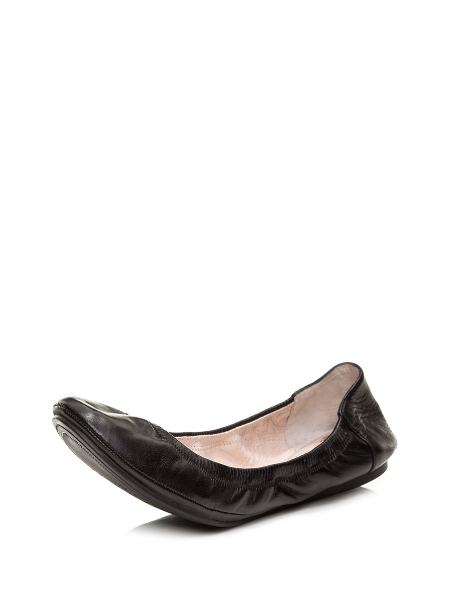 VINCE CAMUTO 黑色光面松紧芭蕾舞鞋