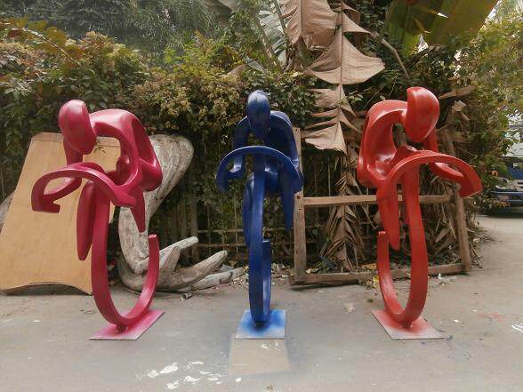 Hot - selling abstract bicycle figure sculpture FRP - steel creative figure shape fittings resin cartoon characters
