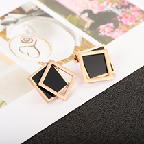 Japanese and Korean version geometric titanium steel double diamond black gem earrings Short hair rose gold stud earrings Hypoallergenic student jewelry for women