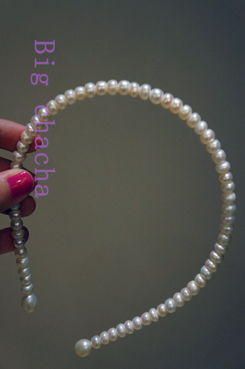 Intense light-free sea water pearl hair stirrup 