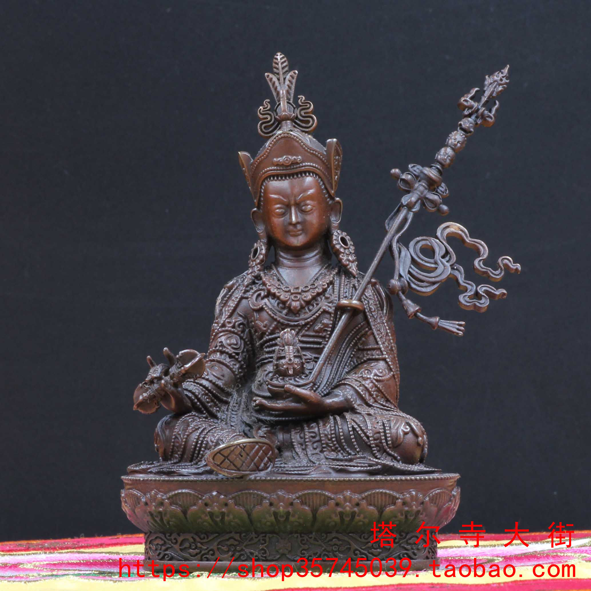 Antique lotus peanut master's production from Tal Temple Size 2 Inch (7 cm) Fa is solemnly loaded with auspicious