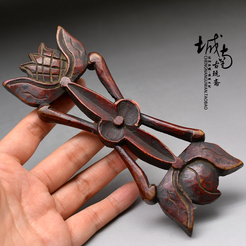 The Qing Dynasty Women's Red Tool Line Board Wood Two-sided hollowed-out carved flower winding Tangle Stock Nostalgic old Antiquity Ancient and old objects
