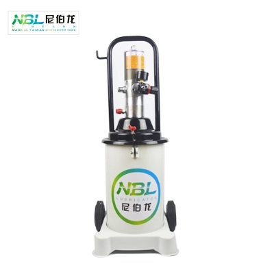 Taiwan Niberon pneumatic high pressure butter gun head yellow oil pump oil pump pneumatic oil injection machine butter gun