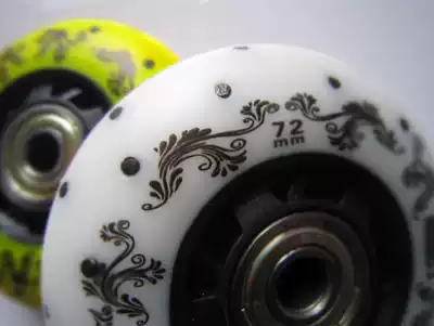 Skating three generations of brush street brakes wear-resistant PU wheels Flat flower wheels Roller skates skating skates Roller skates Flint wheels