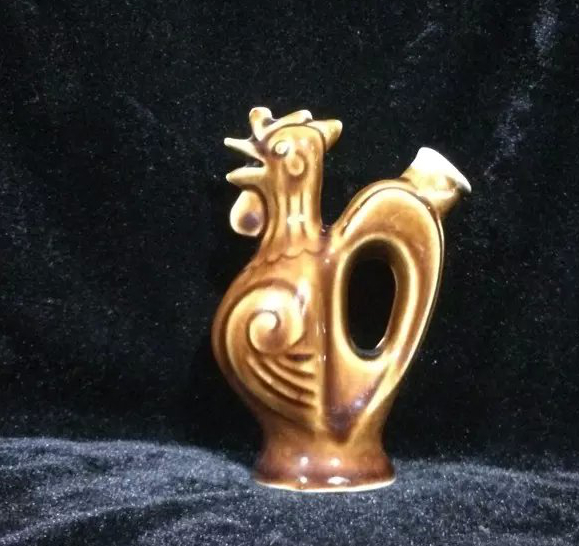 Ceramic wine bottle collection 4032 early intact two-two rooster shape old wine bottle