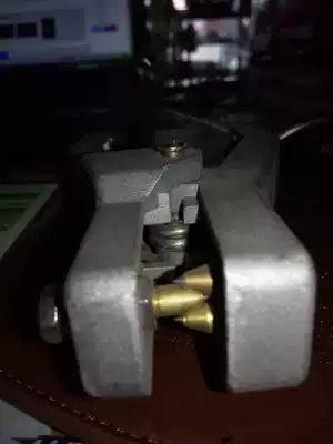 Electrostatic alarm grounding clamp electrostatic grounding clamp copper thimble electrostatic grounding clamp oil tanker electrostatic clamp