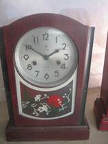 Classic Cultural Revolution old mechanical clock special shape high-end wooden clock Yantai Polaris winter red sun plum blossoms blooming