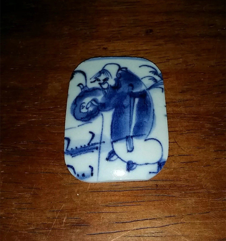 Qing Dynasty Old Porcelain Sheet Pendant Blue Flower Porcelain Old SuStar Character Figure Necklace Pendant Ancient Porcelain Sheet Pattern Clear Hair Color Stunning
