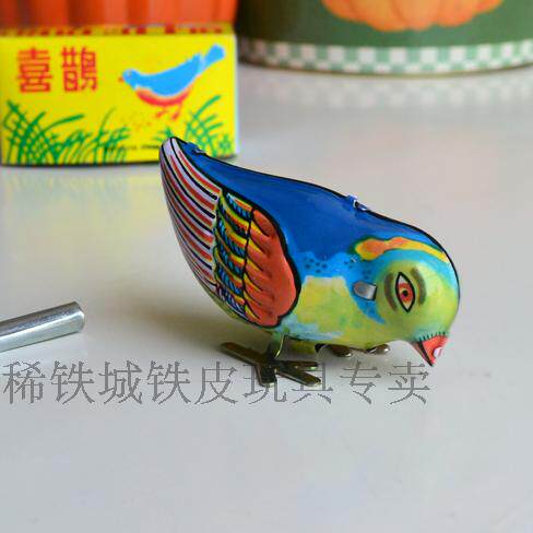 80 back nostalgic tin toy clockwork with a child parent-child hand-hand decompression decompression classic collection of the magpie