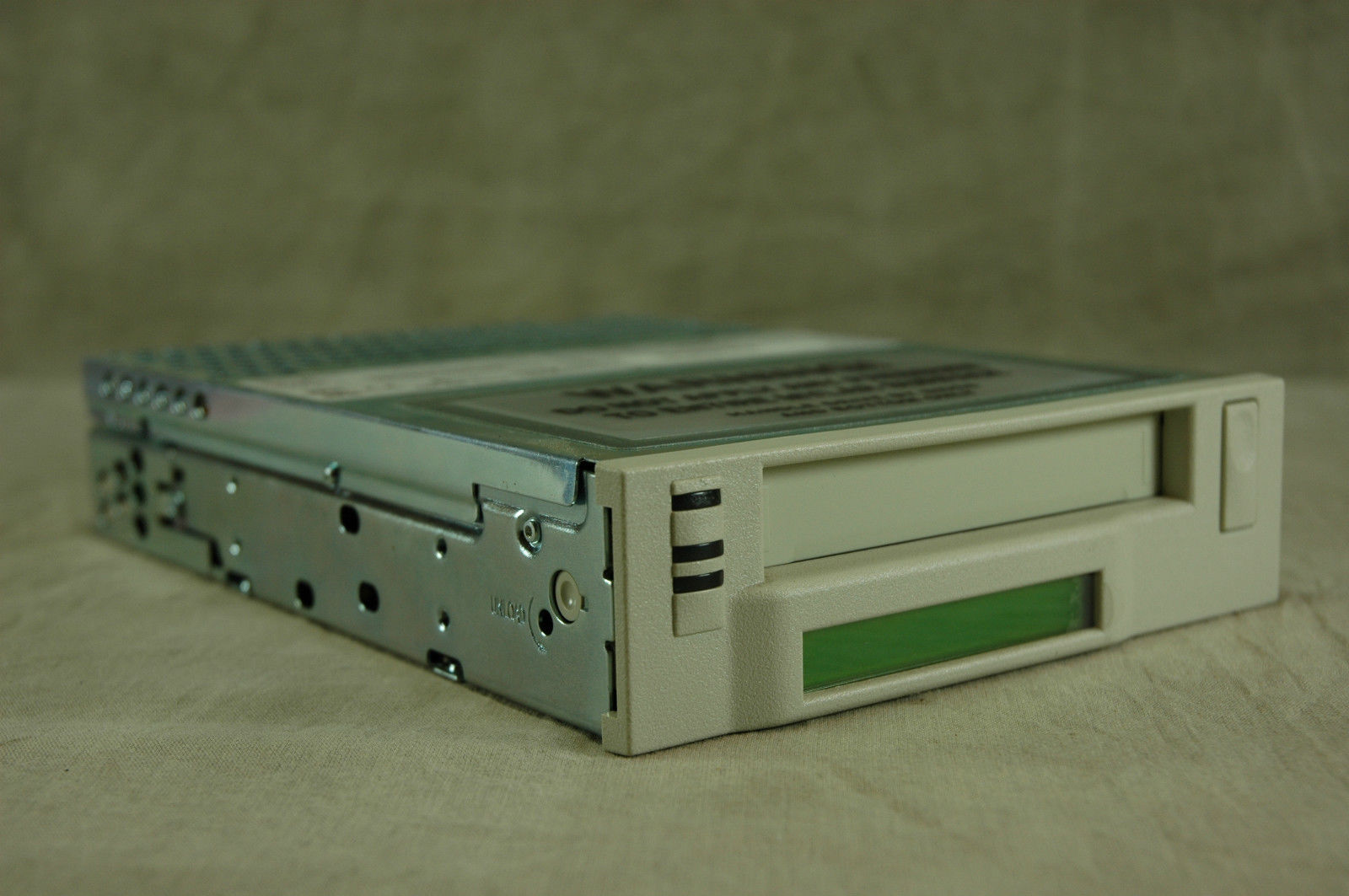 EXABYTE EXB-8900ST-LCD 8MM 20 40GB LVD SCSI Interface tapes machine