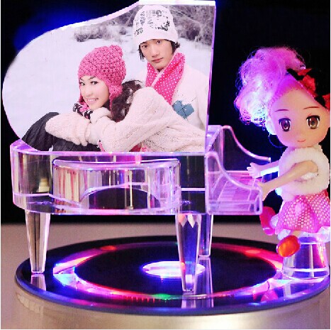 Creative Diy Birthday Gift Water Crystal Ball Octaonic Spin Luminous Music Box To Send Girlfriend Girlfriends Gifts for Valentine's Day