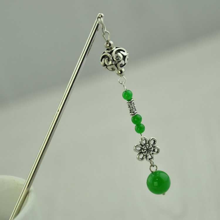 Vintage original handmade chalcedony seedling silver hollow tassel hairpin classical step rock national wind to send women a gift