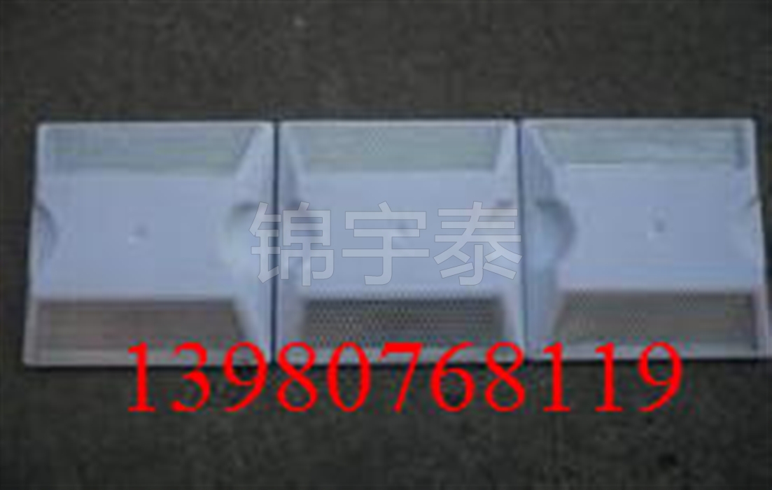 Plastic nails* double-sided reflective nails* Highway signs* Road deceleration* Chengdu Traffic Safety Facility