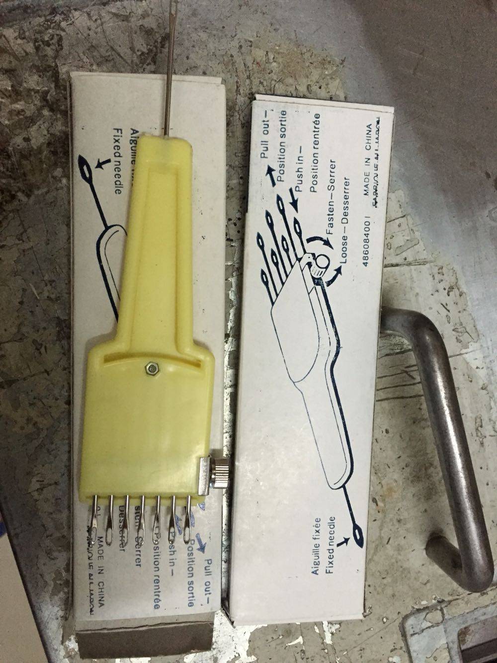 Multifunctional needle-collecting plate for the purpose of