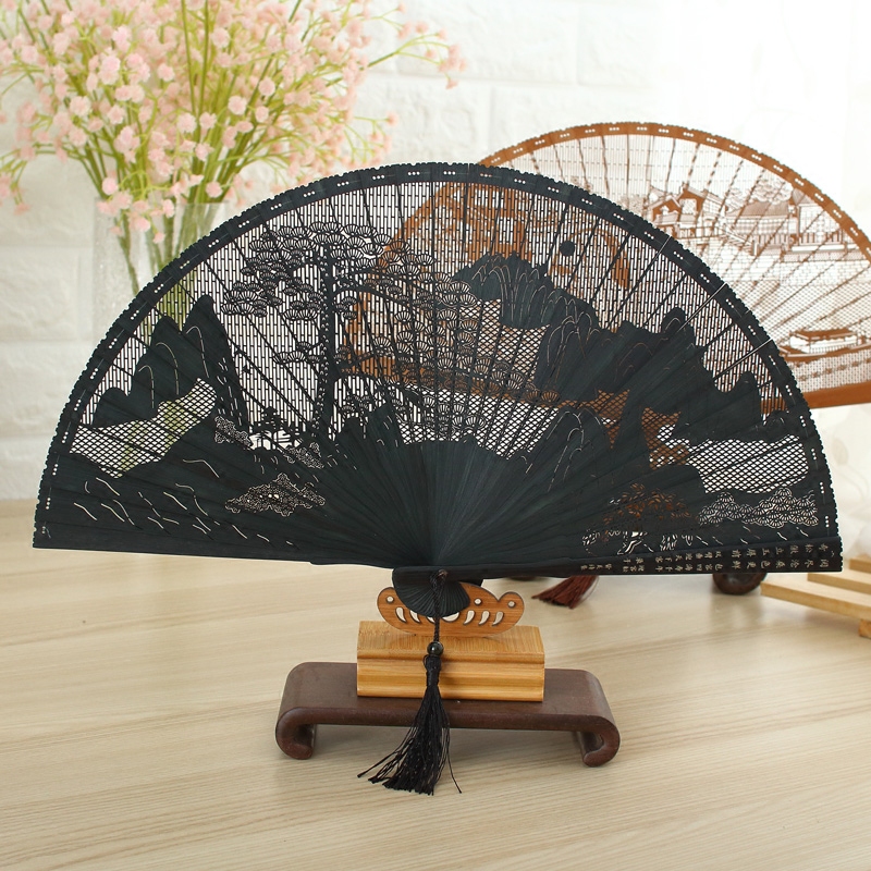 (Courtesy) Chinese wind folding fan Gift full bamboo scenery engraving folding and folding process fan ancient wind hollowed-out gift fan