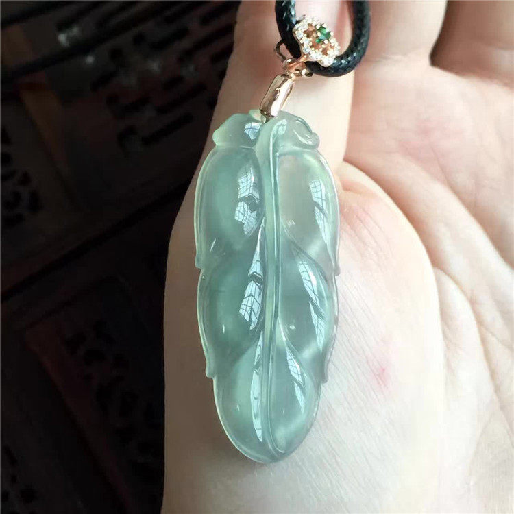 (Mingkai Jade) Natural A Jade Ice Seed Light Leaf Pendant