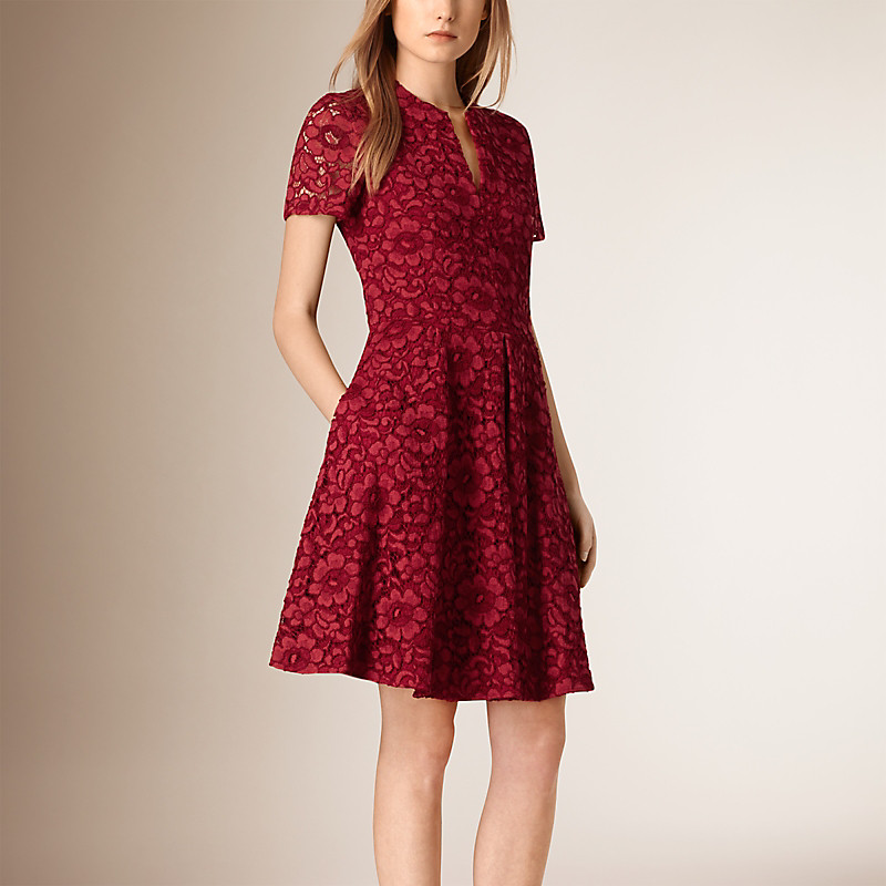 BURBERRY/博柏利法式蕾丝 A 字 连衣裙 45575271