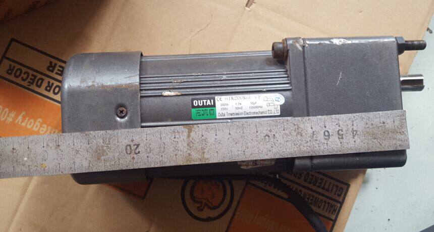 220v geared motor Outai 200W adjustable speed reduction ratio 20 ratio second-hand