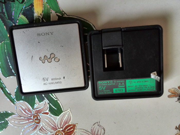 Sony SONY AC-NWUM50 CCNB WALKMAN USB Charging AC Power Adapter