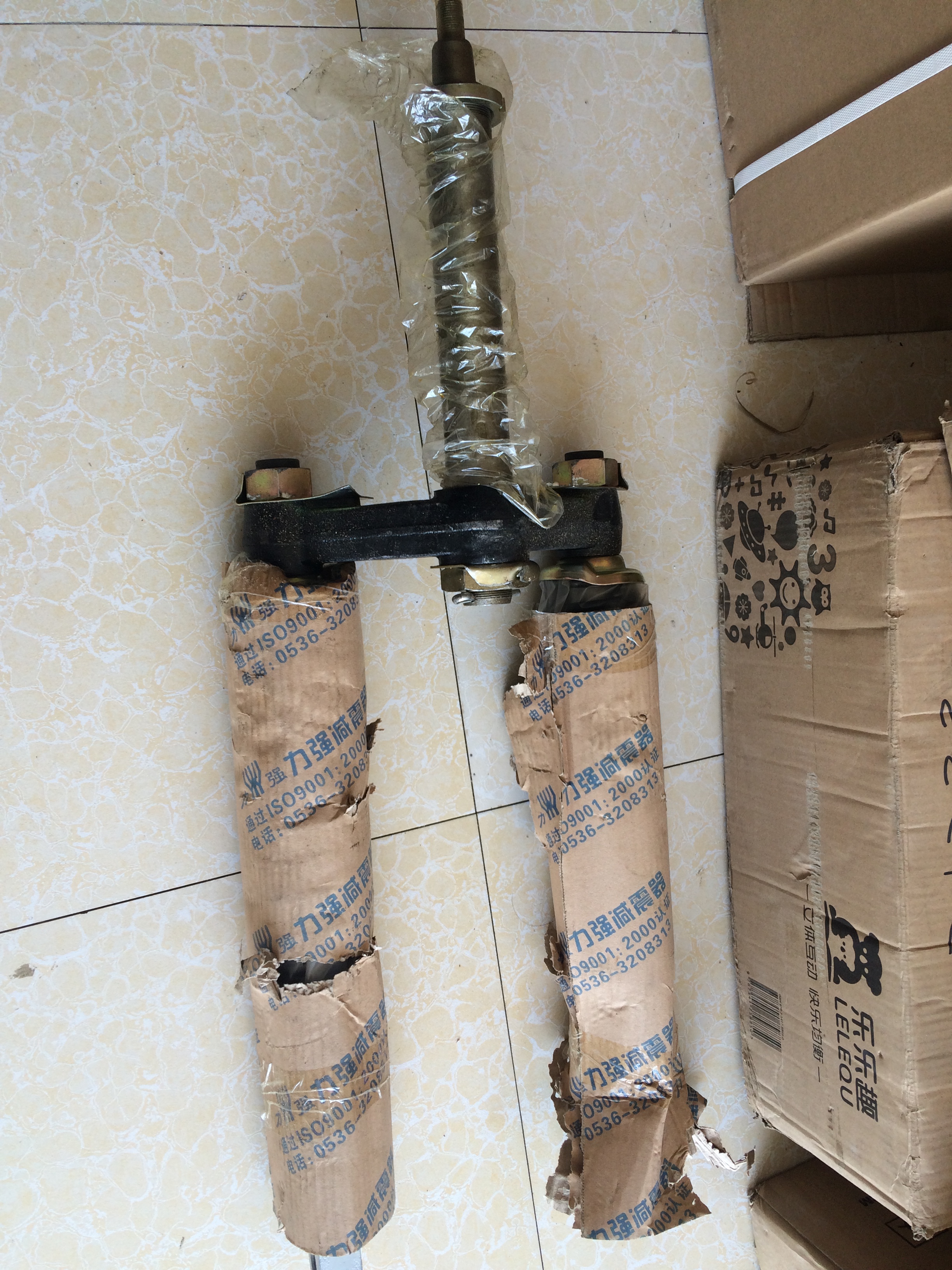 Accessories of the original factory of Jiangsu Zongshen Tricycle - 200 - 250 steering wheel wheel truck avoided earthquake