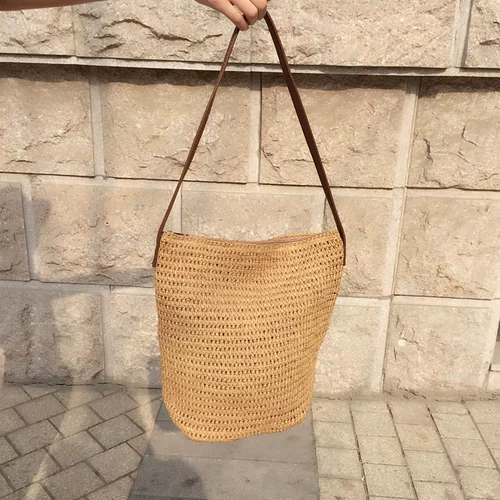 Пляжная соломенная сумка на одно плечо